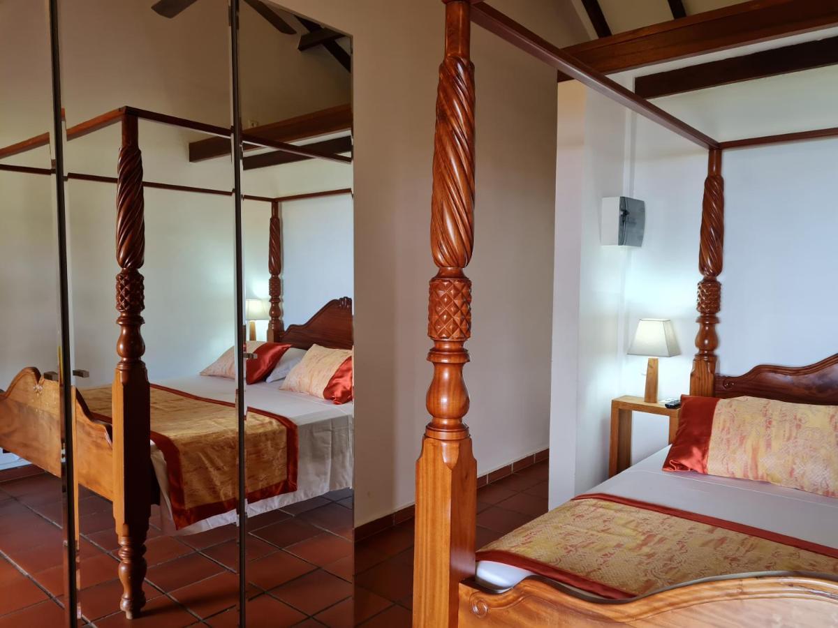 Chambre D'Hotes "Villa Rayon Vert" Deshaies Exterior foto